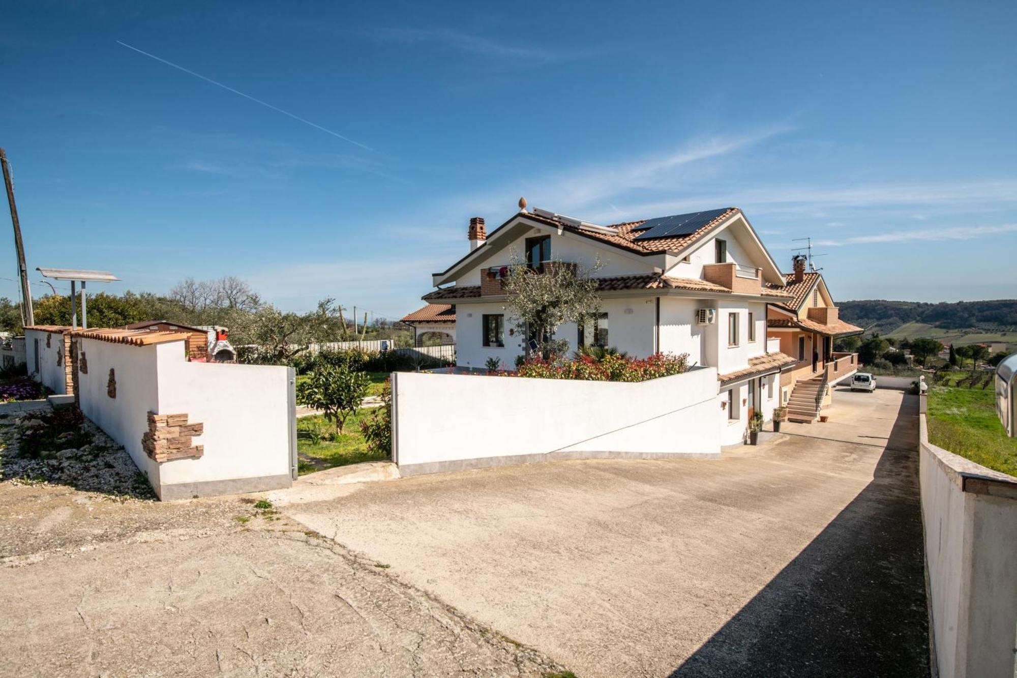 Villa Mastro Oleario 5 Dal Mare 30 Dai Monti Torrevecchia Teatina Exterior photo