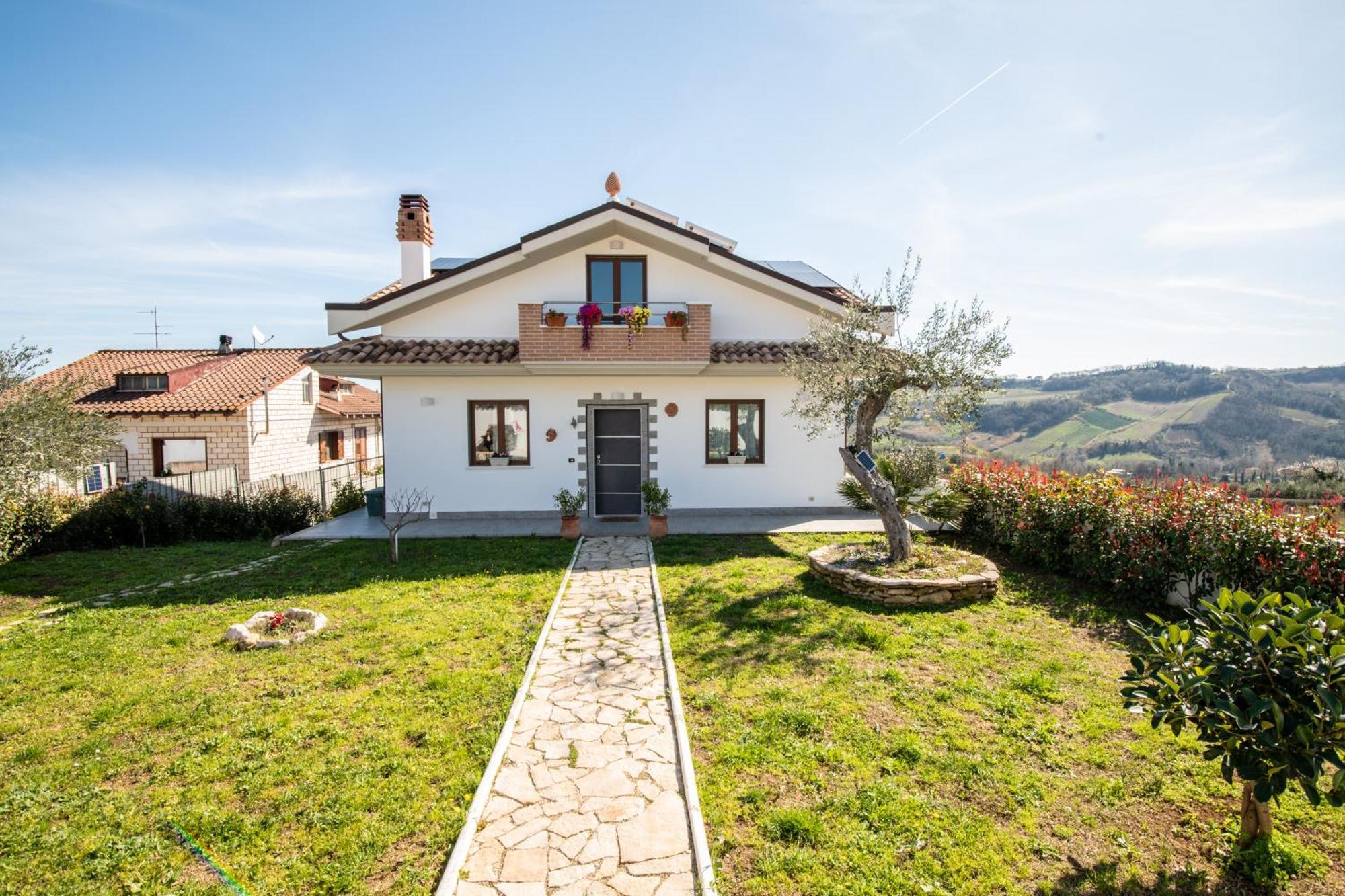 Villa Mastro Oleario 5 Dal Mare 30 Dai Monti Torrevecchia Teatina Exterior photo